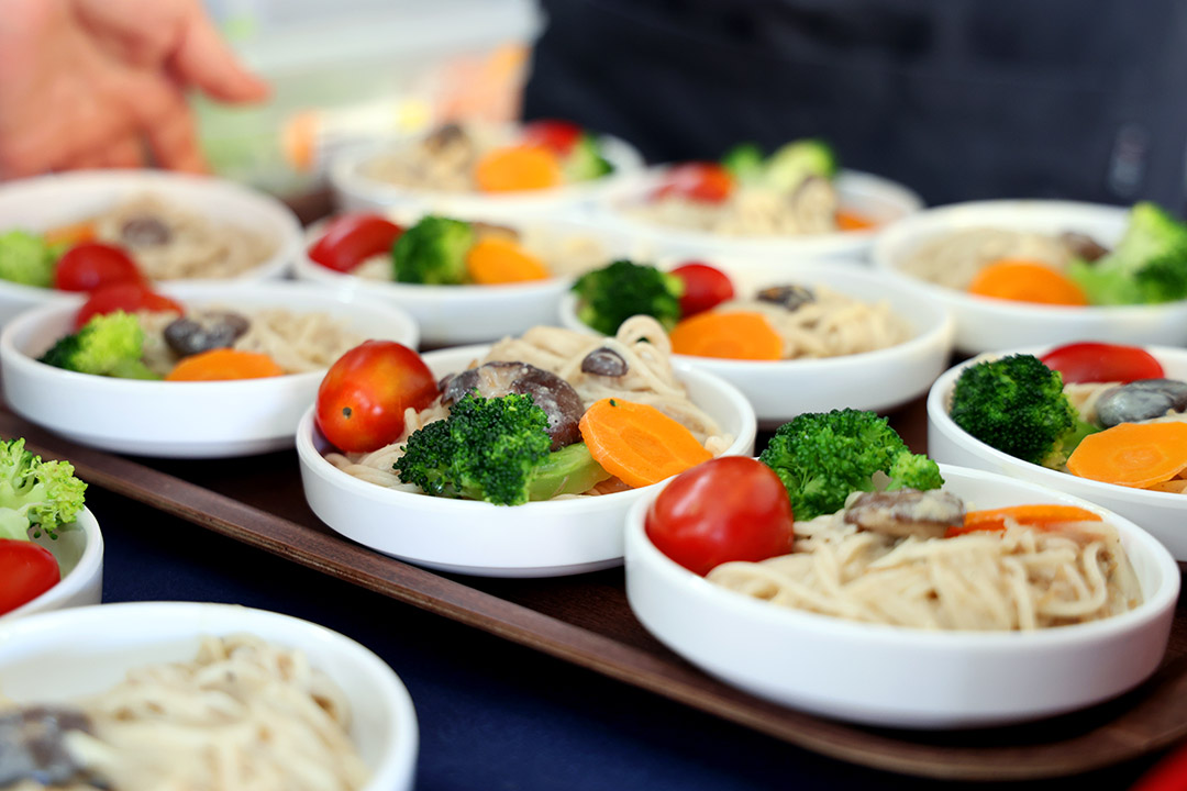 谷粉蔬食面色香味俱全，叫人垂涎。【摄影：罗宗进】