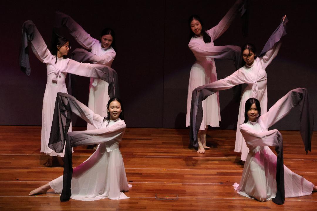 闭幕节目之一的舞蹈〈芒种〉，舞出传统中华舞蹈的韵味。 【摄影：黄莉燕】