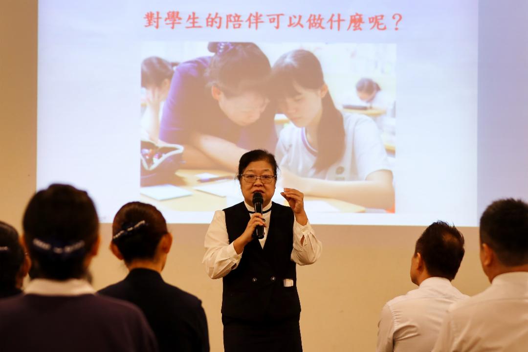 李玲惠校长表示： “拿过去的知识，教现在的孩子面对未来，是一件非常可怕的事！” 【摄影：陈世权】
