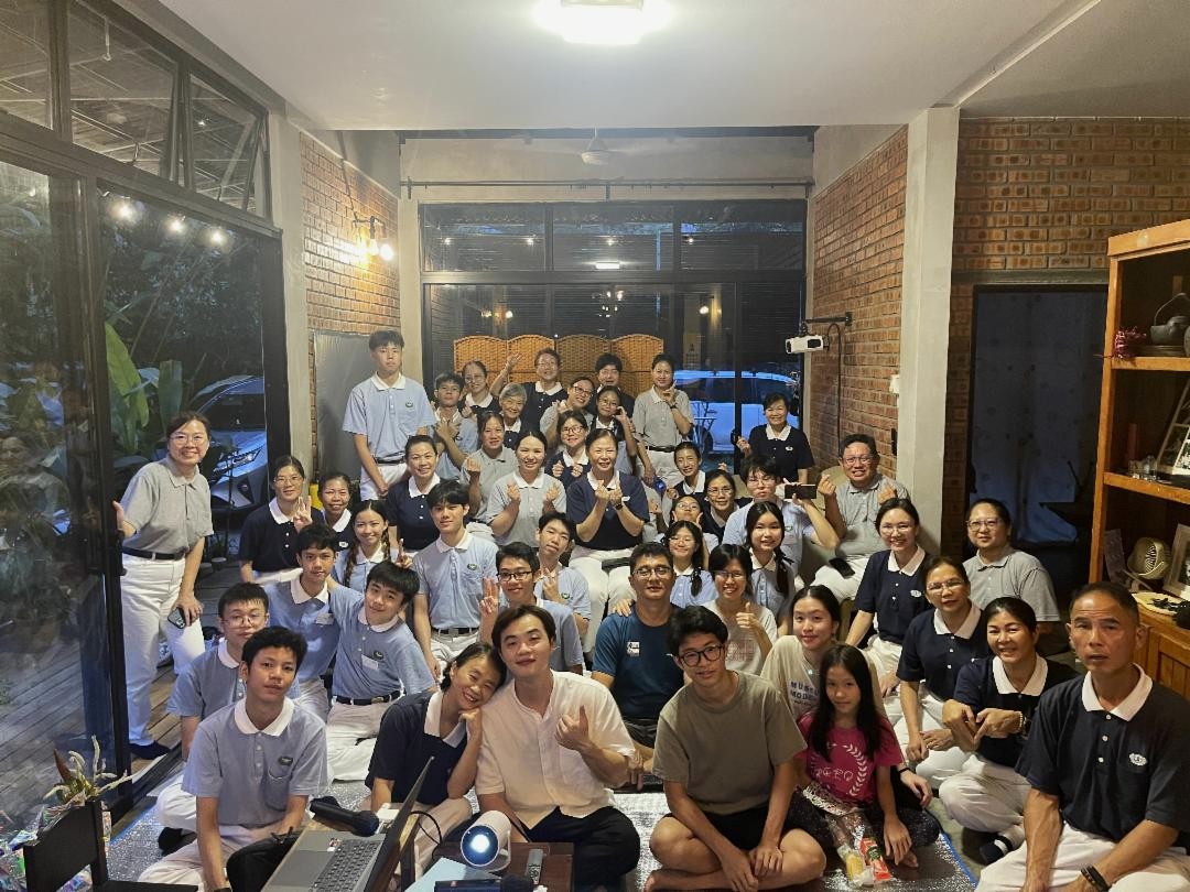 慈少进阶班大中区班父母与慈少学员共二十八人于2025年8月9日，在彭亨州文冬珍德拜一座独立洋楼进行一场别开生面的圆缘活动。【摄影：陈泳豪提供】