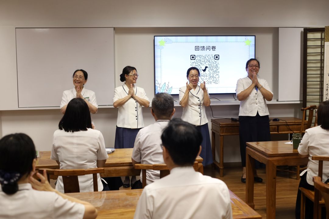 来自台湾的四位教育专才带来了社会情绪学习（Social Emotional Learning “SEL”）的实用技巧，让原本困扰教师们的课堂挑战瞬间有了全新的解决方案。【摄影：庄贵贺】