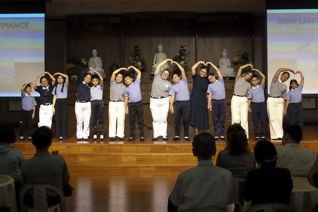 The first English Parent-Child Bonding Class began in 2015. Ten years on, the journey is far from over -- continuing from one small step to countless ripples. [Photo by Niki Leng]