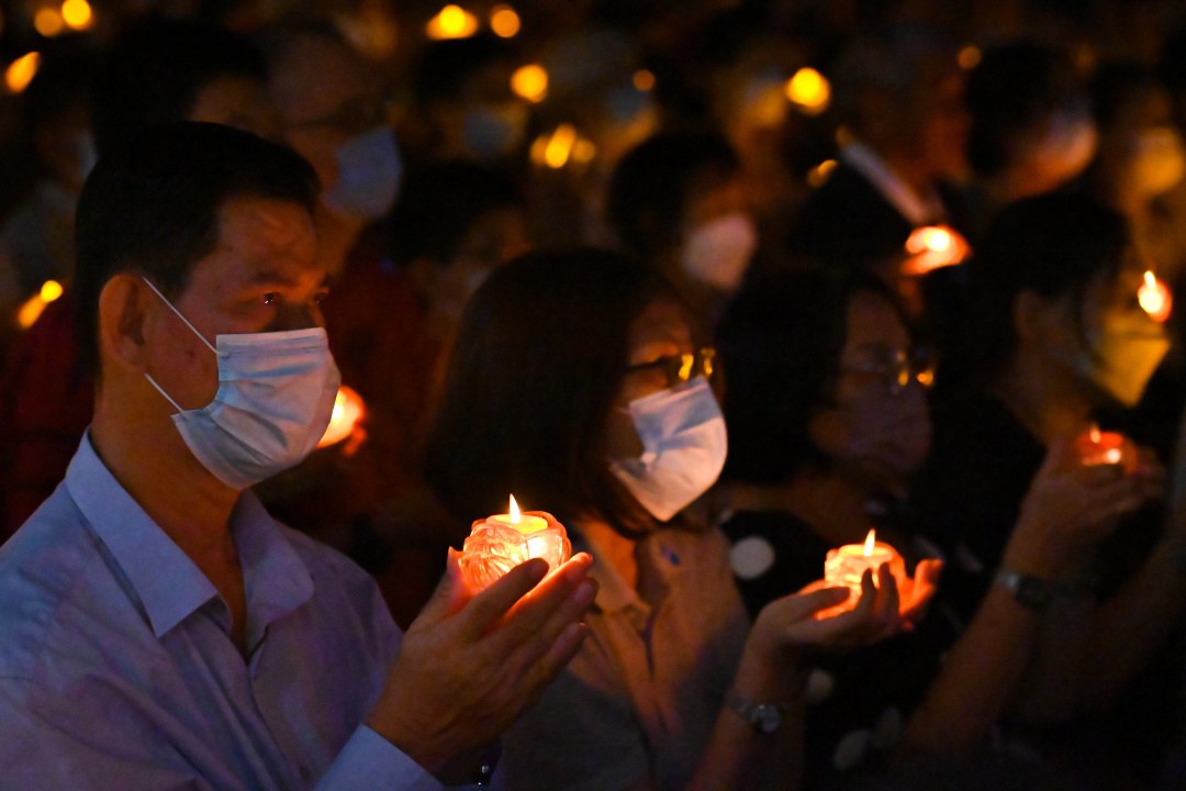 节目尾声，会众虔诚一念心，唱诵 ，祈愿远在土耳其的地震灾民能够平安，振作起来，早日重建家园。【摄影：颜伟明】
