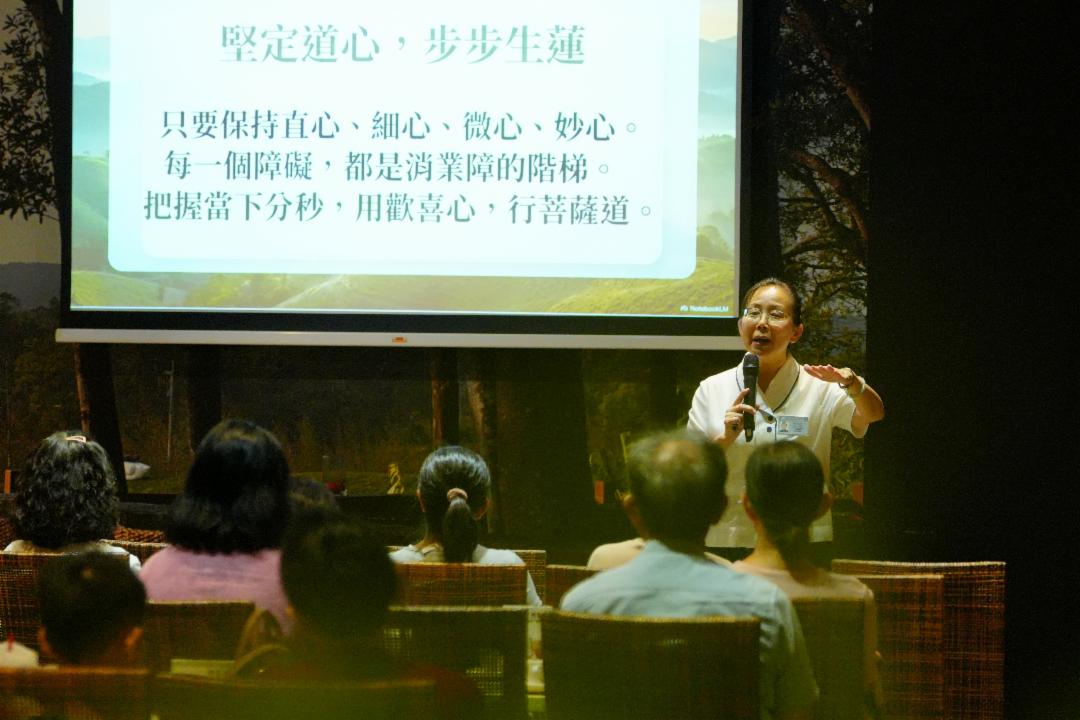 杨秋玟老师提醒自己要控制情绪，让心安定下来，家庭才会和乐。 【摄影：萧慧敏】